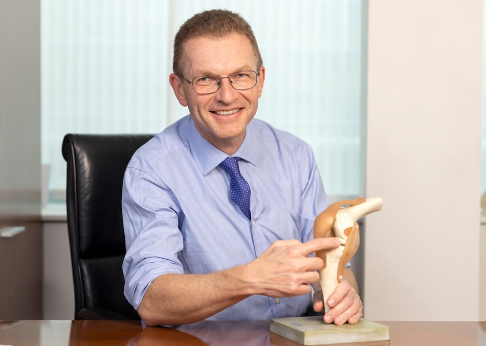 Mr Carrington knee joint specialist